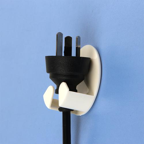 日本创意电器电源插头插座挂钩 多功能粘钩电线收纳挂架 4个装